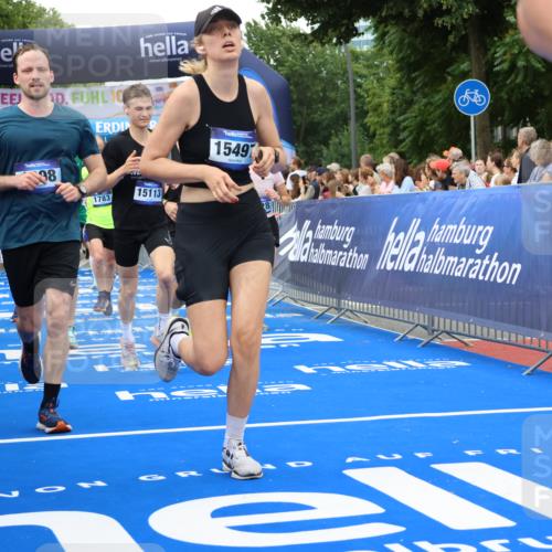 29.06.2025 - hella hamburg halbmarathon Strokosch-Dieckow http://msf.ph/oto/8342827 29.06.2025 10:53:31 Ziel 1030, 1061, 1098, 1499, 1502, 1783, 2070, 2630, 3399, 3819, 5866, 6198, 6628, 6629, 6762, 10549, 11068, 12632, 12909, 13865, 13912, 13997, 15061, 15113, 15497, 15856, 17710, 18450, 18612, 18666, 18715 meine-sportfotos.de