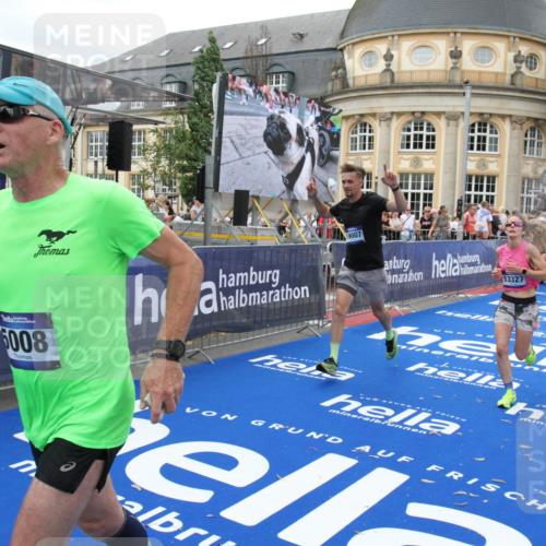 29.06.2025 - hella hamburg halbmarathon Michael Strokosch http://msf.ph/oto/8342850 29.06.2025 10:51:42 Ziel 5008, 13327, 14012, 14458, 15496, 15899, 19007, 19020 meine-sportfotos.de