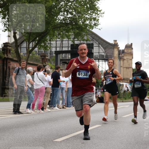 29.06.2025 - hella hamburg halbmarathon Yannick Fuchs http://msf.ph/oto/8342943 29.06.2025 10:52:17 20KM 1319, 1595, 1833, 2159, 2250, 2488, 2619, 2656, 2840, 2996, 3251, 3859, 4319, 4502, 4550, 4708, 4767, 5277, 5341, 5675, 5926, 6104, 6138, 6147, 6592, 7082, 7189, 7856, 8089, 8322, 8585, 9230, 9316, 10020, 10268, 10319, 10518, 10703, 10788, 11394, 11605, 11808, 11846, 12378, 12495, 12585, 12734, 12735, 12879, 13287, 13512, 13654, 13694, 13816, 13880, 14266, 14673, 15197, 15434, 15527, 16189, 16531, 17405, 17531, 17827, 18180, 18492, 18727, 18985 meine-sportfotos.de