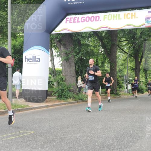 29.06.2025 - hella hamburg halbmarathon KatJ http://msf.ph/oto/8343213 29.06.2025 10:49:03 Zwischen KM18-KM19 4095, 6631, 6674 meine-sportfotos.de