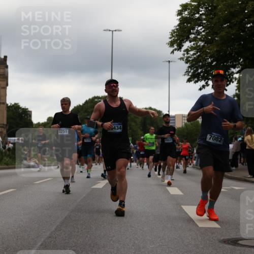 29.06.2025 - hella hamburg halbmarathon Yannick Fuchs http://msf.ph/oto/8343224 29.06.2025 10:52:17 20KM 1319, 1595, 1833, 2159, 2250, 2488, 2619, 2656, 2840, 2996, 3251, 3859, 4319, 4502, 4550, 4708, 4767, 5277, 5341, 5675, 5926, 6104, 6138, 6147, 6592, 7082, 7189, 7856, 8089, 8322, 8585, 9230, 9316, 10020, 10268, 10319, 10518, 10703, 10788, 11394, 11605, 11808, 11846, 12378, 12495, 12585, 12734, 12735, 12879, 13287, 13512, 13654, 13694, 13816, 13880, 14266, 14673, 15197, 15434, 15527, 16189, 16531, 17405, 17531, 17827, 18180, 18492, 18727, 18985 meine-sportfotos.de
