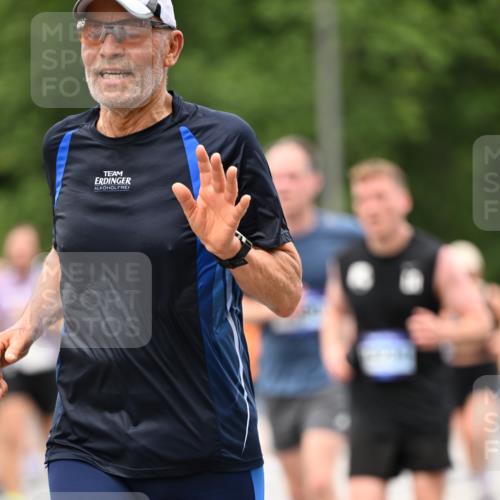 29.06.2025 - hella hamburg halbmarathon Dr. Thomas Lammeyer http://msf.ph/oto/8343300 29.06.2025 10:40:26 Kennedybrücke 1036, 1102, 1183, 1284, 1717, 2352, 2588, 3243, 3741, 3990, 4902, 4937, 5012, 5240, 5246, 5531, 5747, 5919, 6021, 6381, 6845, 6896, 7111, 7275, 7927, 8356, 8530, 9229, 9295, 9694, 9701, 10047, 10119, 10336, 10341, 10567, 11010 meine-sportfotos.de