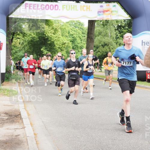 29.06.2025 - hella hamburg halbmarathon MichiJ http://msf.ph/oto/8343423 29.06.2025 10:40:23 Zwischen KM18-KM19 1151, 1549, 2082, 4770, 5907, 6511, 6512, 7177, 7274, 8361, 10895, 11217, 11551, 11588, 11589, 11604, 12155, 12482, 12712, 12875, 13147, 14791, 15446, 15502, 18879 meine-sportfotos.de