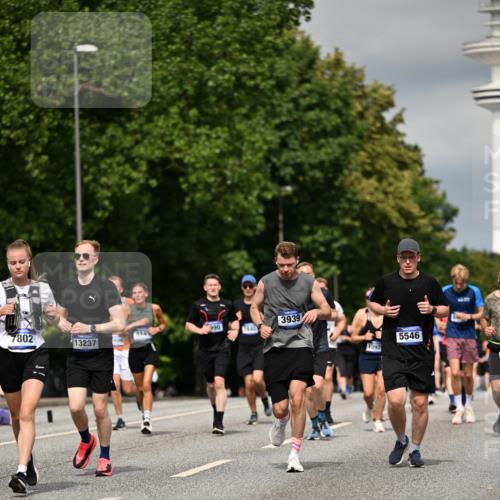 29.06.2025 - hella hamburg halbmarathon Dr. Thomas Lammeyer http://msf.ph/oto/8343440 29.06.2025 10:18:12 Kennedybrücke 1406, 2990, 3020, 3154, 3728, 3756, 3939, 5546, 5670, 6028, 6083, 6089, 7209, 7802, 7840, 7991, 8001, 8147, 8409, 9141, 9845, 10610, 11355 meine-sportfotos.de