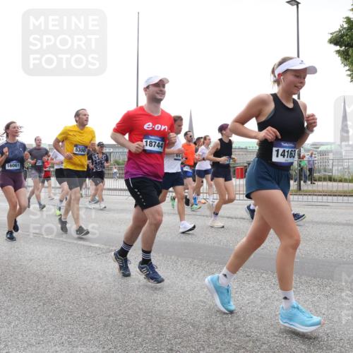 29.06.2025 - hella hamburg halbmarathon Lena Gebhardt http://msf.ph/oto/8343573 29.06.2025 10:38:22 Lombardsbrücke 1966, 18160, 1745, 3010, 16061, 5300, 18744, 69, 1401, 14163, 1196, 1394, 1457, 1578, 1596, 1721, 1742, 1791, 1901, 1966, 2113, 2151, 2498, 2576, 2660, 2786, 3010, 3094, 3095, 3216, 3242, 3286, 3323, 3338, 3635, 3636, 3716, 3726, 3777, 3841, 3880, 4028, 4139, 4155, 4159, 4316, 4414, 4883, 4921, 5085, 5089, 5155, 5300, 5617, 5684, 5713, 5735, 6199, 6200, 6362, 6695, 6696, 6697, 6751, 6875, 6930, 7117, 7118, 7148, 7165, 7244, 7371, 7552, 7561, 7629, 7692, 7696, 7868, 7914 meine-sportfotos.de