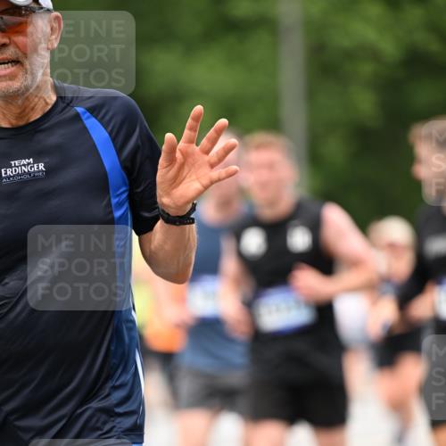 29.06.2025 - hella hamburg halbmarathon Dr. Thomas Lammeyer http://msf.ph/oto/8343587 29.06.2025 10:40:26 Kennedybrücke 1036, 1102, 1183, 1284, 1717, 2352, 2588, 3243, 3741, 3990, 4902, 4937, 5012, 5240, 5246, 5531, 5747, 5919, 6021, 6381, 6845, 6896, 7111, 7275, 7927, 8356, 8530, 9229, 9295, 9694, 9701, 10047, 10119, 10336, 10341, 10567, 11010 meine-sportfotos.de