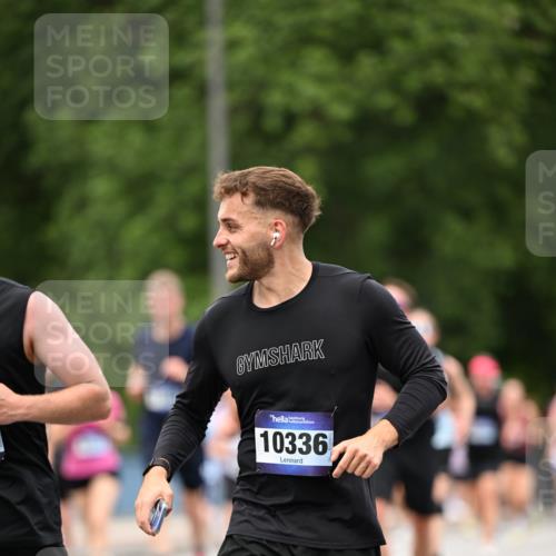 29.06.2025 - hella hamburg halbmarathon Dr. Thomas Lammeyer http://msf.ph/oto/8343651 29.06.2025 10:40:27 Kennedybrücke 1036, 1102, 1183, 1284, 1717, 2352, 2588, 3243, 3741, 3990, 4902, 4937, 5012, 5240, 5246, 5531, 5747, 5919, 6021, 6381, 6845, 6896, 7111, 7275, 7927, 8356, 8530, 9229, 9295, 9694, 9701, 10119, 10336, 10341, 10567, 11010 meine-sportfotos.de