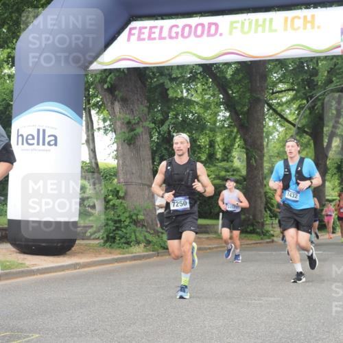 29.06.2025 - hella hamburg halbmarathon KatJ http://msf.ph/oto/8343771 29.06.2025 10:49:13 Zwischen KM18-KM19 1432, 5763, 7250, 8624 meine-sportfotos.de