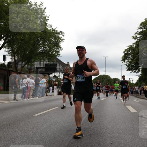 29.06.2025 - hella hamburg halbmarathon Yannick Fuchs http://msf.ph/oto/8343861 29.06.2025 10:52:19 20KM 1319, 1595, 1833, 2159, 2250, 2619, 2656, 2840, 2996, 3251, 4319, 4502, 4550, 4708, 4767, 5277, 5341, 5675, 6138, 6147, 6592, 7082, 7189, 7659, 7856, 8089, 8322, 8585, 9230, 10020, 10268, 10319, 10518, 10703, 11394, 11605, 11808, 11846, 12378, 12495, 12585, 12734, 12735, 12879, 13287, 13512, 13654, 13694, 13816, 13880, 14266, 14673, 15197, 15434, 15527, 16189, 17531, 17814, 17827, 18180, 18492, 18727, 18985 meine-sportfotos.de