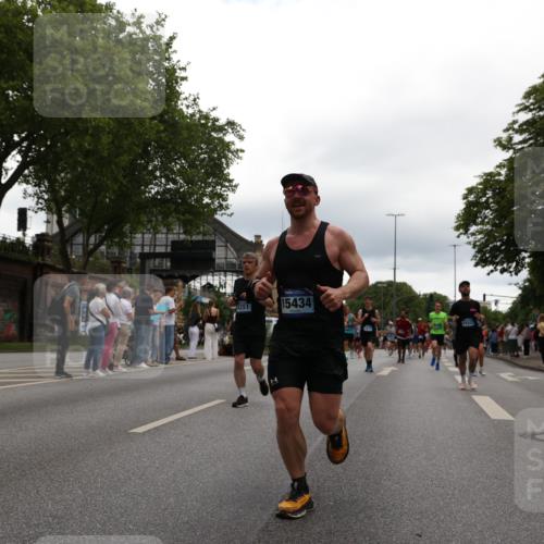 29.06.2025 - hella hamburg halbmarathon Yannick Fuchs http://msf.ph/oto/8343900 29.06.2025 10:52:19 20KM 1319, 1595, 1833, 2159, 2250, 2619, 2656, 2840, 2996, 3251, 4319, 4502, 4550, 4708, 4767, 5277, 5341, 5675, 6138, 6147, 6592, 7082, 7189, 7659, 7856, 8089, 8322, 8585, 9230, 10020, 10268, 10319, 10518, 10703, 11394, 11605, 11808, 11846, 12378, 12495, 12585, 12734, 12735, 12879, 13287, 13512, 13654, 13694, 13816, 13880, 14266, 14673, 15197, 15434, 15527, 16189, 17531, 17814, 17827, 18180, 18492, 18727, 18985 meine-sportfotos.de