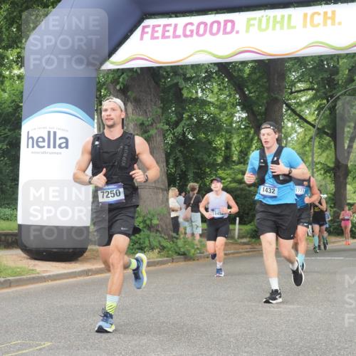 29.06.2025 - hella hamburg halbmarathon KatJ http://msf.ph/oto/8343934 29.06.2025 10:49:14 Zwischen KM18-KM19 1432, 5763, 7250, 8624 meine-sportfotos.de