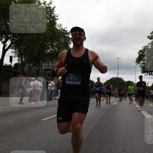 29.06.2025 - hella hamburg halbmarathon Yannick Fuchs http://msf.ph/oto/8343982 29.06.2025 10:52:20 20KM 1319, 1595, 1833, 2159, 2250, 2619, 2656, 2996, 3251, 4319, 4550, 4708, 4767, 5277, 5341, 5675, 6138, 6147, 6592, 7082, 7659, 7856, 8089, 8322, 9230, 10020, 10268, 10319, 10518, 10703, 11394, 11605, 11808, 11846, 12378, 12495, 12585, 12734, 12735, 12879, 13287, 13512, 13654, 13694, 13880, 14266, 14355, 14673, 15197, 15434, 15527, 16189, 17531, 17814, 17827, 18180, 18727, 18985 meine-sportfotos.de