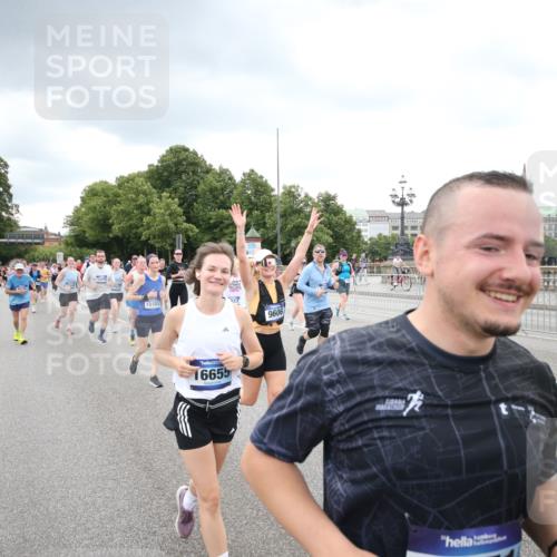 29.06.2025 - hella hamburg halbmarathon Jannik Wohlers http://msf.ph/oto/8343997 29.06.2025 10:55:53 Lombardsbrücke 1113, 1738, 1909, 2095, 2915, 3257, 4083, 4354, 4836, 5580, 5693, 5757, 6690, 6968, 7025, 7028, 7090, 7711, 8005, 8305, 8517, 8766, 9383, 9435, 9606, 9948, 9953, 10740, 10784, 10987, 11298, 11628, 11862, 11863, 12295, 12296, 12551, 13395, 13405, 13965, 14142, 14613, 15103, 15173, 15272, 15443, 15696, 15699, 16655, 17084, 17092, 17398, 17649, 17673, 18247, 18349, 18798, 19228 meine-sportfotos.de