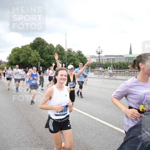 29.06.2025 - hella hamburg halbmarathon Jannik Wohlers http://msf.ph/oto/8344065 29.06.2025 10:55:54 Lombardsbrücke 1113, 1738, 2095, 2915, 3257, 3987, 4083, 4354, 5580, 5693, 5757, 6690, 6968, 7025, 7028, 7090, 7711, 8005, 8305, 8517, 8766, 9383, 9435, 9606, 9948, 9953, 10740, 10784, 10987, 11298, 11628, 11862, 11863, 12295, 12296, 12551, 13395, 13405, 13965, 14142, 14613, 15103, 15173, 15443, 15696, 15699, 16655, 17084, 17092, 17398, 17494, 17649, 17673, 18247, 18349, 18798, 19228 meine-sportfotos.de