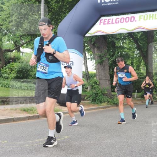 29.06.2025 - hella hamburg halbmarathon KatJ http://msf.ph/oto/8344078 29.06.2025 10:49:16 Zwischen KM18-KM19 1377, 1432, 5763, 7250, 8624 meine-sportfotos.de