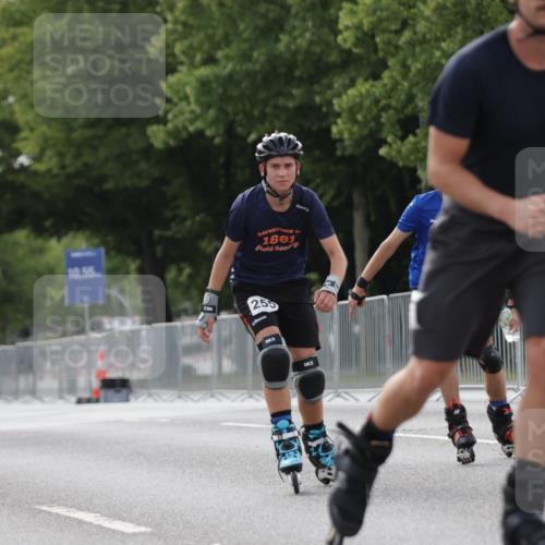 29.06.2025 - hella hamburg halbmarathon Jannik Wohlers http://msf.ph/oto/8344092 29.06.2025 09:02:41 Lombardsbrücke  meine-sportfotos.de