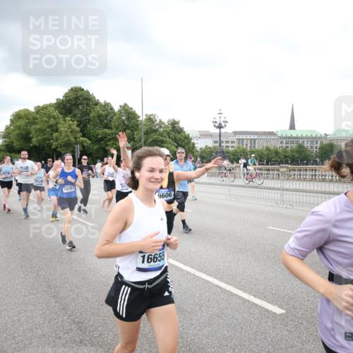 29.06.2025 - hella hamburg halbmarathon Jannik Wohlers http://msf.ph/oto/8344100 29.06.2025 10:55:54 Lombardsbrücke 1113, 1738, 2095, 2915, 3257, 3987, 4083, 4354, 5580, 5693, 5757, 6690, 6968, 7025, 7028, 7090, 7711, 8005, 8305, 8517, 8766, 9383, 9435, 9606, 9948, 9953, 10740, 10784, 10987, 11298, 11628, 11862, 11863, 12295, 12296, 12551, 13395, 13405, 13965, 14142, 14613, 15103, 15173, 15443, 15696, 15699, 16655, 17084, 17092, 17398, 17494, 17649, 17673, 18247, 18349, 18798, 19228 meine-sportfotos.de