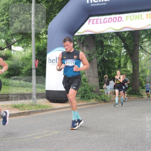 29.06.2025 - hella hamburg halbmarathon KatJ http://msf.ph/oto/8344200 29.06.2025 10:49:17 Zwischen KM18-KM19 1377, 1432, 5763, 7250, 8624 meine-sportfotos.de