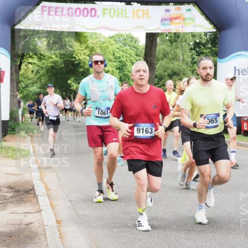 29.06.2025 - hella hamburg halbmarathon MichiJ http://msf.ph/oto/8344221 29.06.2025 10:40:27 Zwischen KM18-KM19 1061, 1499, 1549, 2074, 2082, 4770, 6511, 6512, 6628, 6897, 7177, 7274, 9065, 9163, 10895, 11551, 11588, 11589, 11604, 12155, 12712, 13147, 15430, 15502, 15690, 16477, 16986, 17130, 18831, 18915, 19244 meine-sportfotos.de