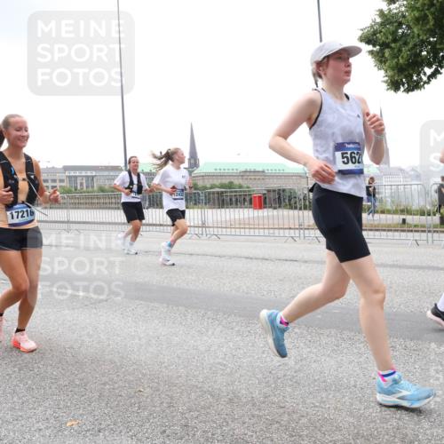 29.06.2025 - hella hamburg halbmarathon Lena Gebhardt http://msf.ph/oto/8344253 29.06.2025 10:47:47 Lombardsbrücke 11730, 17216, 562, 1045, 1246, 1392, 1434, 1463, 1523, 1618, 1639, 1701, 1926, 2148, 2163, 2197, 2407, 2491, 2545, 2704, 2790, 2882, 2994, 3049, 3339, 3468, 4037, 4325, 4423, 4806, 4856, 4895, 4974, 4975, 5621, 5622, 5886, 5895, 6255, 6256, 6995, 7240, 7403, 7427, 7630, 7631, 7916, 7970, 8077, 8105, 8270, 8310, 8550, 8774, 8915, 8953, 9018, 9356, 9687, 9696, 9697, 10658, 10777, 10794, 10991, 11351, 11458, 11548, 11730, 11738, 11802, 11909, 12431 meine-sportfotos.de