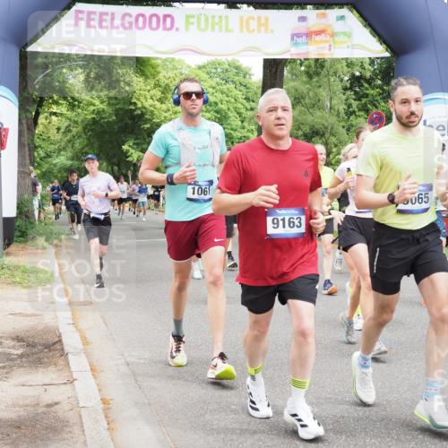 29.06.2025 - hella hamburg halbmarathon MichiJ http://msf.ph/oto/8344269 29.06.2025 10:40:27 Zwischen KM18-KM19 1061, 1499, 1549, 2074, 2082, 4770, 6511, 6512, 6628, 6897, 7177, 7274, 9065, 9163, 10895, 11551, 11588, 11589, 11604, 12155, 12712, 13147, 15430, 15502, 15690, 16477, 16986, 17130, 18831, 18915, 19244 meine-sportfotos.de