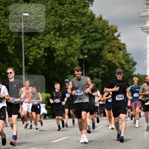 29.06.2025 - hella hamburg halbmarathon Dr. Thomas Lammeyer http://msf.ph/oto/8344353 29.06.2025 10:18:13 Kennedybrücke 1406, 2990, 3020, 3154, 3728, 3756, 3834, 3939, 5546, 5670, 6028, 6083, 6089, 7209, 7802, 7840, 7991, 8001, 8147, 8409, 9141, 9845, 10610, 11355 meine-sportfotos.de