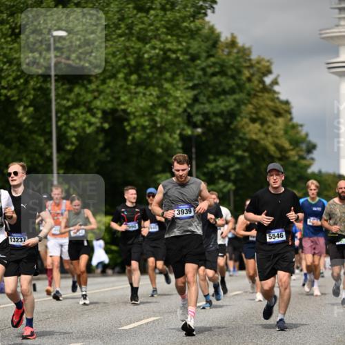 29.06.2025 - hella hamburg halbmarathon Dr. Thomas Lammeyer http://msf.ph/oto/8344368 29.06.2025 10:18:13 Kennedybrücke 1406, 2990, 3020, 3154, 3728, 3756, 3834, 3939, 5546, 5670, 6028, 6083, 6089, 7209, 7802, 7840, 7991, 8001, 8147, 8409, 9141, 9845, 10610, 11355 meine-sportfotos.de
