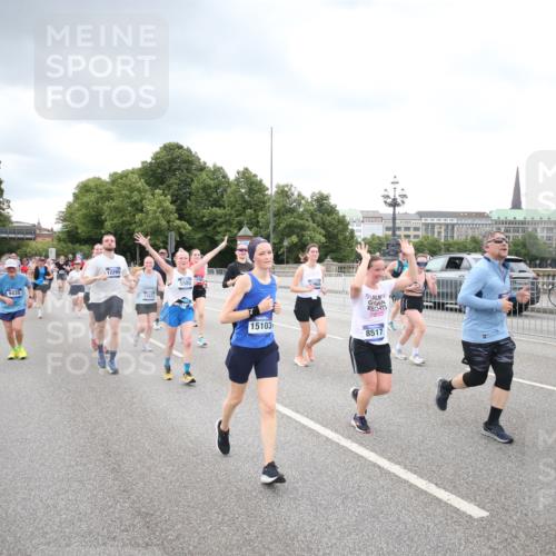 29.06.2025 - hella hamburg halbmarathon Jannik Wohlers http://msf.ph/oto/8344393 29.06.2025 10:55:55 Lombardsbrücke 1113, 1738, 2095, 2915, 3257, 3953, 3987, 4083, 4354, 5580, 5693, 5757, 6690, 6968, 7025, 7028, 7090, 7711, 8005, 8305, 8517, 8766, 9383, 9435, 9606, 9948, 9953, 10740, 10784, 10987, 11298, 11628, 11862, 11863, 12295, 12296, 12551, 13395, 13405, 13965, 14613, 15103, 15173, 15443, 15696, 15699, 16655, 17084, 17092, 17398, 17494, 17649, 17673, 18247, 18349, 18798, 19228 meine-sportfotos.de
