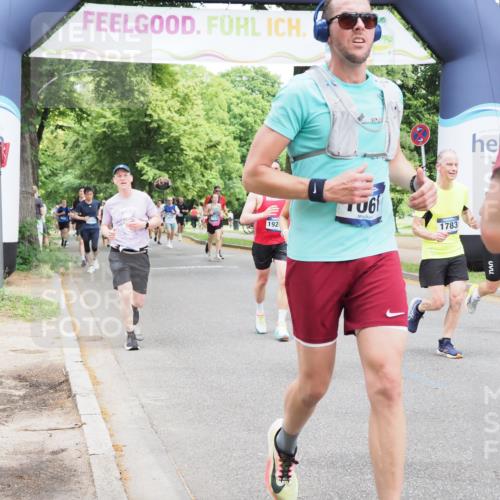 29.06.2025 - hella hamburg halbmarathon MichiJ http://msf.ph/oto/8344405 29.06.2025 10:40:28 Zwischen KM18-KM19 1061, 1499, 1549, 2074, 4770, 6511, 6512, 6628, 6897, 7177, 7274, 9065, 9163, 10895, 11551, 11588, 11589, 11604, 12155, 12712, 13147, 15430, 15502, 15690, 16477, 16986, 17130, 18831, 18915, 19244 meine-sportfotos.de