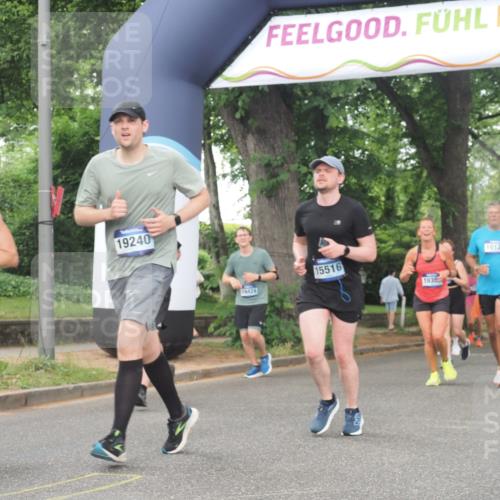 29.06.2025 - hella hamburg halbmarathon KatJ http://msf.ph/oto/8344420 29.06.2025 10:49:19 Zwischen KM18-KM19 1377, 1432, 7250 meine-sportfotos.de