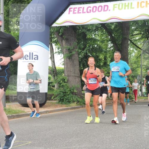 29.06.2025 - hella hamburg halbmarathon KatJ http://msf.ph/oto/8344503 29.06.2025 10:49:20 Zwischen KM18-KM19 1377, 1432, 3625 meine-sportfotos.de