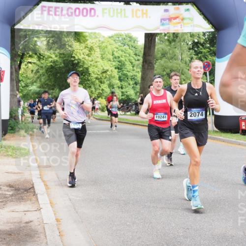 29.06.2025 - hella hamburg halbmarathon MichiJ http://msf.ph/oto/8344508 29.06.2025 10:40:28 Zwischen KM18-KM19 1061, 1499, 1549, 2074, 4770, 6511, 6512, 6628, 6897, 7177, 7274, 9065, 9163, 10895, 11551, 11588, 11589, 11604, 12155, 12712, 13147, 15430, 15502, 15690, 16477, 16986, 17130, 18831, 18915, 19244 meine-sportfotos.de