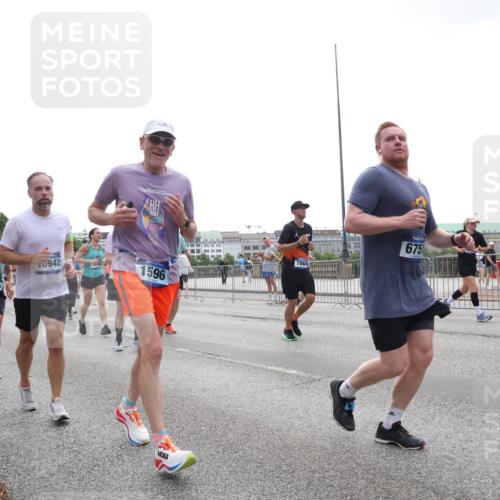 29.06.2025 - hella hamburg halbmarathon Lena Gebhardt http://msf.ph/oto/8344853 29.06.2025 10:38:26 Lombardsbrücke 17511, 11, 14406, 5942, 1596, 7868, 675, 56, 1196, 1394, 1457, 1596, 1721, 1742, 1791, 1901, 1966, 2113, 2151, 2498, 2576, 2660, 2786, 3010, 3094, 3095, 3216, 3242, 3286, 3323, 3338, 3635, 3636, 3716, 3726, 3777, 3841, 3880, 4028, 4139, 4155, 4159, 4259, 4260, 4316, 4414, 4883, 4921, 5085, 5089, 5155, 5300, 5617, 5684, 5713, 5735, 5913, 6199, 6200, 6695, 6696, 6697, 6751, 6875, 6930, 7117, 7118, 7148, 7165, 7371, 7552, 7561, 7629, 7692, 7849, 7868, 7914 meine-sportfotos.de