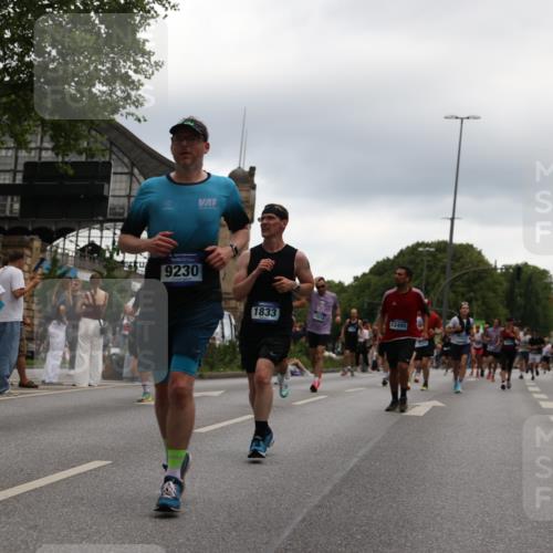 29.06.2025 - hella hamburg halbmarathon Yannick Fuchs http://msf.ph/oto/8344861 29.06.2025 10:52:22 20KM 1319, 1833, 2159, 2250, 2619, 2656, 2711, 2996, 3251, 4550, 4708, 4767, 5277, 5675, 6138, 6147, 6592, 7082, 7659, 7856, 8089, 9230, 9553, 9555, 10020, 10268, 10319, 10518, 10703, 11394, 11605, 11808, 11846, 12378, 12495, 12585, 12734, 12735, 12879, 13287, 13512, 13654, 13694, 13880, 14355, 14673, 15197, 15434, 15527, 16189, 17531, 17665, 17814, 17827, 17967, 18727, 18985 meine-sportfotos.de