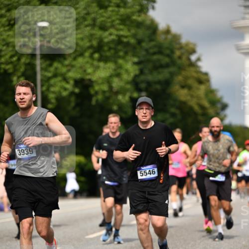 29.06.2025 - hella hamburg halbmarathon Dr. Thomas Lammeyer http://msf.ph/oto/8344940 29.06.2025 10:18:16 Kennedybrücke 1131, 1406, 2990, 3020, 3154, 3728, 3756, 3834, 3939, 5191, 5546, 5670, 6028, 6083, 6089, 7209, 7442, 7802, 7840, 7991, 8001, 8147, 8409, 9663, 9845, 10610, 10977, 11355 meine-sportfotos.de