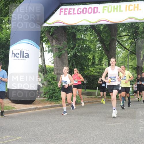 29.06.2025 - hella hamburg halbmarathon KatJ http://msf.ph/oto/8344952 29.06.2025 10:49:26 Zwischen KM18-KM19 1147, 3625, 5058, 5379, 6142 meine-sportfotos.de