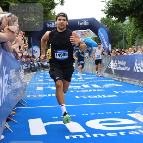 29.06.2025 - hella hamburg halbmarathon Strokosch-Dieckow http://msf.ph/oto/8345012 29.06.2025 10:32:37 Ziel 1707, 1990, 7965, 8062, 11877, 12987, 13199, 13961, 14293, 14908, 16619, 17117, 17151, 18135, 18562, 18563 meine-sportfotos.de