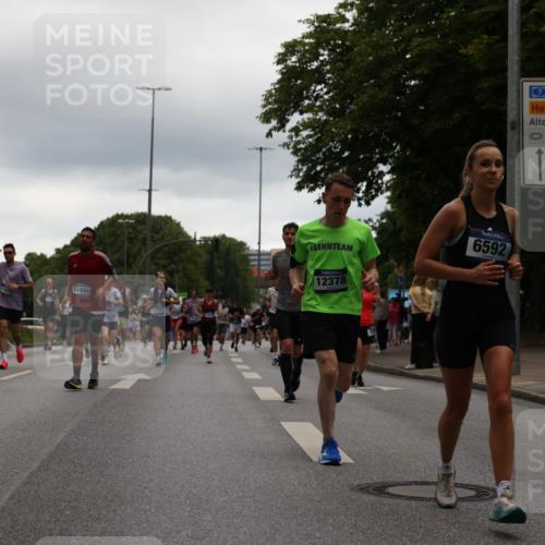 29.06.2025 - hella hamburg halbmarathon Yannick Fuchs http://msf.ph/oto/8345023 29.06.2025 10:52:23 20KM 1319, 1833, 2159, 2250, 2619, 2656, 2711, 2996, 3251, 4550, 4708, 4767, 5277, 5675, 6138, 6147, 6592, 7082, 7659, 7856, 8089, 9230, 9553, 9555, 10020, 10268, 10319, 10518, 10703, 11394, 11605, 11808, 11846, 12378, 12495, 12734, 12735, 12879, 13287, 13512, 13654, 13694, 14355, 14673, 15197, 15434, 15527, 16189, 17531, 17665, 17814, 17827, 17967, 18727, 18985 meine-sportfotos.de