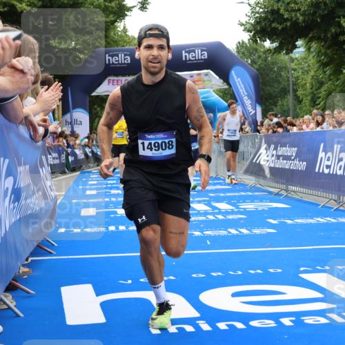 29.06.2025 - hella hamburg halbmarathon Strokosch-Dieckow http://msf.ph/oto/8345148 29.06.2025 10:32:37 Ziel 1707, 1990, 7965, 8062, 11877, 12987, 13199, 13961, 14293, 14908, 16619, 17117, 17151, 18135, 18562, 18563 meine-sportfotos.de