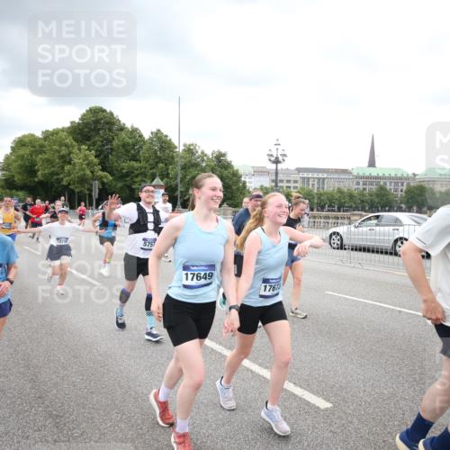 29.06.2025 - hella hamburg halbmarathon Jannik Wohlers http://msf.ph/oto/8345187 29.06.2025 10:55:58 Lombardsbrücke 1047, 1113, 1738, 2915, 3257, 3675, 3676, 3953, 3987, 4083, 5237, 5580, 5693, 5757, 6690, 6968, 7025, 7028, 7090, 7307, 7711, 8517, 8766, 9383, 9435, 9606, 9948, 9953, 10740, 10784, 10932, 10987, 11298, 11628, 11862, 11863, 12295, 12296, 12543, 12551, 13395, 13405, 13965, 14613, 15103, 15443, 15696, 15699, 15747, 16655, 16934, 17084, 17092, 17398, 17494, 17649, 17673, 17797, 18047, 18247, 18798, 19228 meine-sportfotos.de