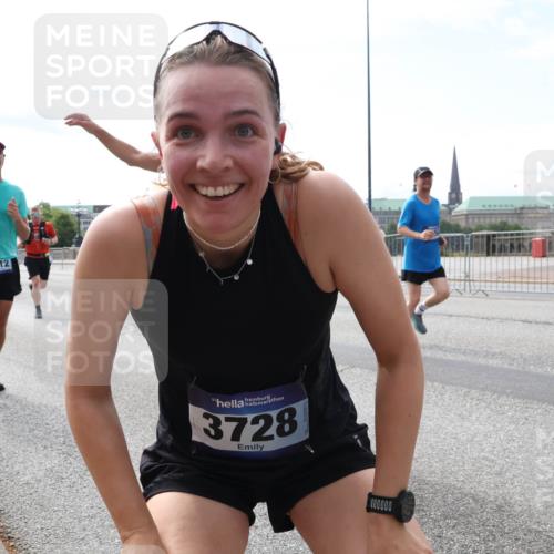 29.06.2025 - hella hamburg halbmarathon Lena Gebhardt http://msf.ph/oto/8345205 29.06.2025 10:13:33 Lombardsbrücke 9612, 3728, 000000, 1007, 1131, 1747, 1859, 2055, 2359, 2721, 2904, 2961, 2987, 3218, 3360, 3728, 3729, 4001, 4187, 4795, 4950, 5232, 5546, 5631, 5719, 6026, 6489, 6717, 6724, 7346, 7446, 7447, 7460, 7462, 7913, 8279, 8673, 8913, 9128, 9527, 9612, 9631, 10977, 11441, 12313, 12492, 12797, 12928, 12929, 13331, 13928, 15085, 15663, 15721, 15722, 15922, 16030, 16255, 16437, 16491, 17472, 17474, 17988, 18048, 18222, 18231, 18732 meine-sportfotos.de