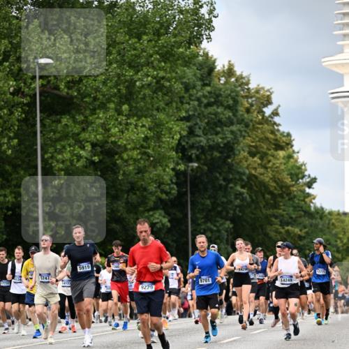 29.06.2025 - hella hamburg halbmarathon Dr. Thomas Lammeyer http://msf.ph/oto/8345245 29.06.2025 10:40:34 Kennedybrücke 1036, 1102, 1183, 1224, 1284, 3243, 3699, 3741, 3990, 4902, 4937, 5012, 5171, 5240, 5246, 5540, 5747, 5919, 6417, 6896, 7927, 8530, 9229, 9295, 9694, 9701, 10119, 10336, 10341, 10531 meine-sportfotos.de