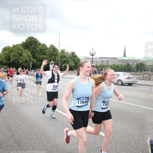 29.06.2025 - hella hamburg halbmarathon Jannik Wohlers http://msf.ph/oto/8345263 29.06.2025 10:55:58 Lombardsbrücke 1047, 1113, 1738, 2915, 3257, 3675, 3676, 3953, 3987, 4083, 5237, 5580, 5693, 5757, 6690, 6968, 7025, 7028, 7090, 7307, 7711, 8517, 8766, 9383, 9435, 9606, 9948, 9953, 10740, 10784, 10932, 10987, 11298, 11628, 11862, 11863, 12295, 12296, 12543, 12551, 13395, 13405, 13965, 14613, 15103, 15443, 15696, 15699, 15747, 16655, 16934, 17084, 17092, 17398, 17494, 17649, 17673, 17797, 18047, 18247, 18798, 19228 meine-sportfotos.de