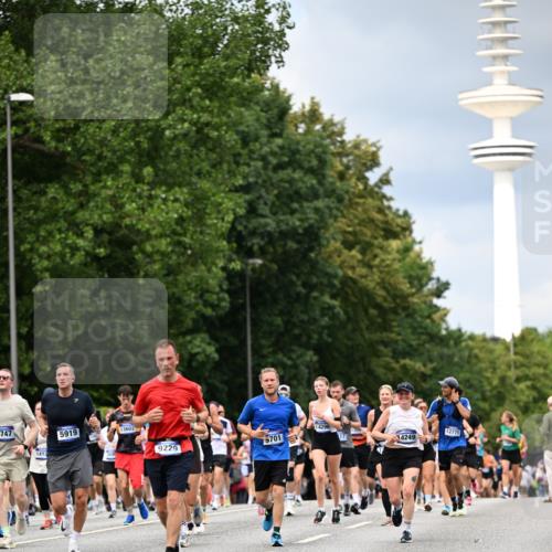 29.06.2025 - hella hamburg halbmarathon Dr. Thomas Lammeyer http://msf.ph/oto/8345265 29.06.2025 10:40:34 Kennedybrücke 1036, 1102, 1183, 1224, 1284, 3243, 3699, 3741, 3990, 4902, 4937, 5012, 5171, 5240, 5246, 5540, 5747, 5919, 6417, 6896, 7927, 8530, 9229, 9295, 9694, 9701, 10119, 10336, 10341, 10531 meine-sportfotos.de