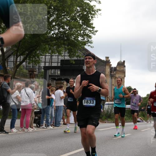 29.06.2025 - hella hamburg halbmarathon Yannick Fuchs http://msf.ph/oto/8345387 29.06.2025 10:52:24 20KM 1319, 1833, 2159, 2250, 2619, 2656, 2711, 2996, 3251, 4550, 4708, 4767, 5277, 5675, 6138, 6147, 6592, 7082, 7659, 7856, 8089, 9230, 9553, 9555, 10020, 10268, 10319, 10518, 10703, 11394, 11605, 11808, 11846, 12378, 12495, 12734, 12735, 12879, 13287, 13512, 13654, 13694, 14355, 14673, 15197, 15434, 15527, 16189, 17531, 17665, 17814, 17827, 17839, 17967, 18727, 18985 meine-sportfotos.de