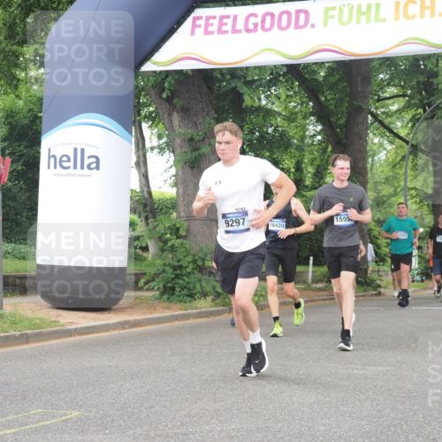 29.06.2025 - hella hamburg halbmarathon KatJ http://msf.ph/oto/8345438 29.06.2025 10:49:30 Zwischen KM18-KM19 1184, 2661, 4511, 5058, 5379, 6142 meine-sportfotos.de