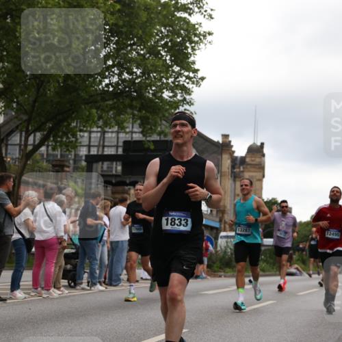 29.06.2025 - hella hamburg halbmarathon Yannick Fuchs http://msf.ph/oto/8345458 29.06.2025 10:52:24 20KM 1319, 1833, 2159, 2250, 2619, 2656, 2711, 2996, 3251, 4550, 4708, 4767, 5277, 5675, 6138, 6147, 6592, 7082, 7659, 7856, 8089, 9230, 9553, 9555, 10020, 10268, 10319, 10518, 10703, 11394, 11605, 11808, 11846, 12378, 12495, 12734, 12735, 12879, 13287, 13512, 13654, 13694, 14355, 14673, 15197, 15434, 15527, 16189, 17531, 17665, 17814, 17827, 17839, 17967, 18727, 18985 meine-sportfotos.de