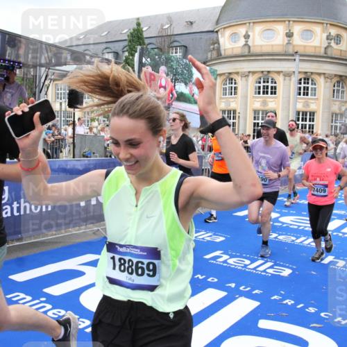 29.06.2025 - hella hamburg halbmarathon Michael Strokosch http://msf.ph/oto/8345479 29.06.2025 10:52:04 Ziel 4033, 5336, 6390, 7130, 7409, 7724, 8413, 8977, 10057, 15356, 15506, 16179, 17978, 18869 meine-sportfotos.de