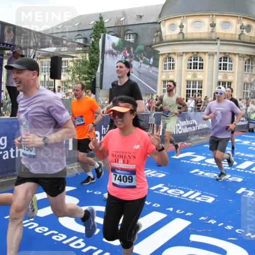 29.06.2025 - hella hamburg halbmarathon Michael Strokosch http://msf.ph/oto/8345491 29.06.2025 10:52:05 Ziel 4033, 5336, 6390, 7130, 7409, 7724, 7732, 8413, 8977, 10057, 15356, 15506, 15829, 16179, 16666, 17978, 18869 meine-sportfotos.de