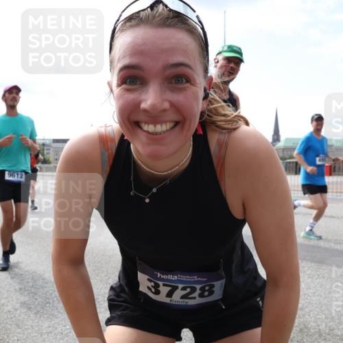 29.06.2025 - hella hamburg halbmarathon Lena Gebhardt http://msf.ph/oto/8345494 29.06.2025 10:13:34 Lombardsbrücke 9612, 3728, 1007, 1131, 1747, 1859, 2055, 2359, 2721, 2904, 2961, 2987, 3218, 3360, 3728, 3729, 4001, 4187, 4795, 4950, 5232, 5546, 5631, 5719, 6026, 6489, 6717, 6724, 7346, 7446, 7447, 7460, 7462, 7913, 8279, 8673, 8913, 9128, 9527, 9612, 9631, 10977, 11441, 12313, 12492, 12797, 12928, 12929, 13331, 13928, 15085, 15663, 15721, 15722, 15922, 16030, 16255, 16437, 16491, 17472, 17474, 17988, 18048, 18222, 18231, 18732 meine-sportfotos.de